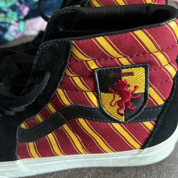 VANS x Harry Potter Gryffindor S8 Hi Top Limited Edition - Picture 8 of 11